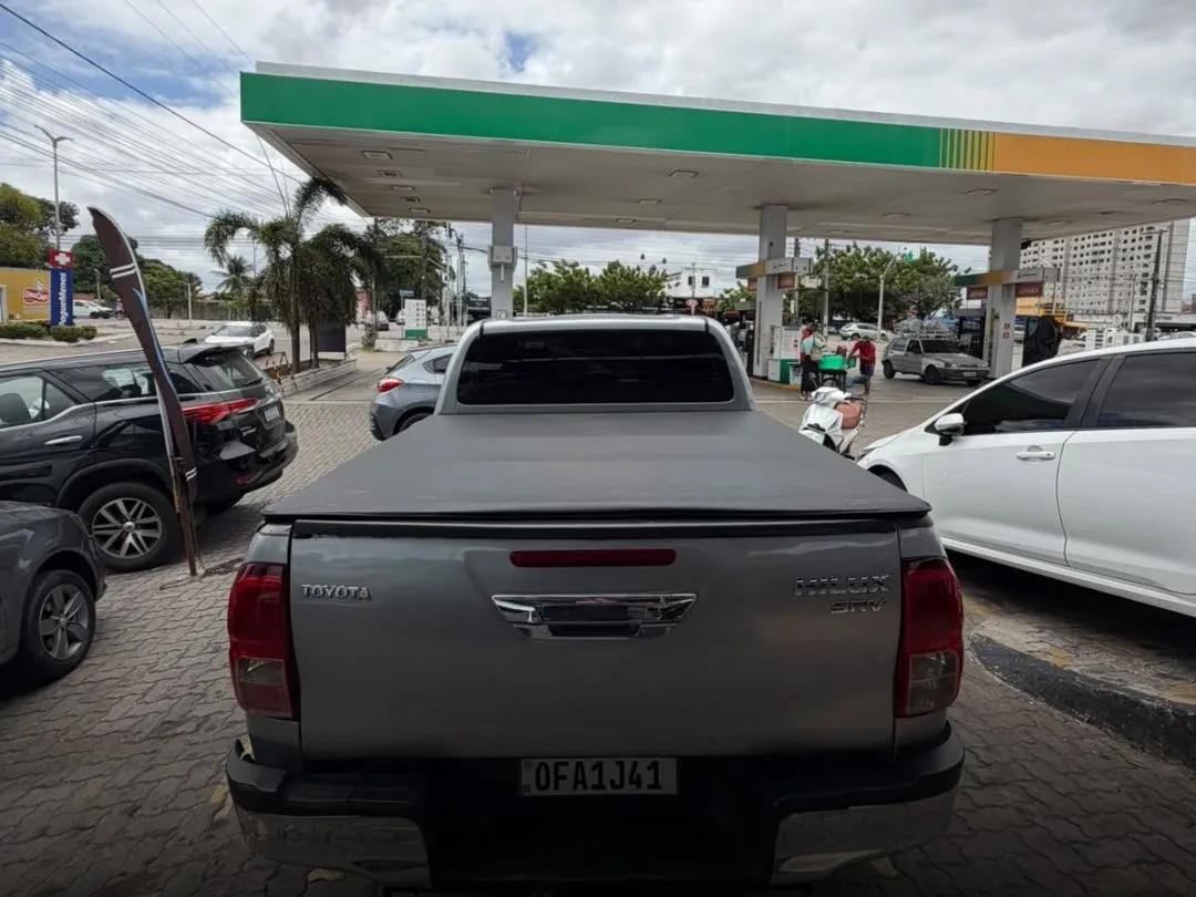 Toyota Hilux 2016, foto 3 de 5