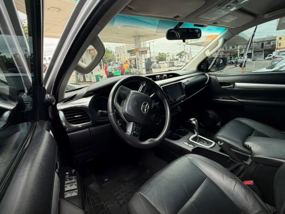 Toyota Hilux 2016, foto 4 de 5