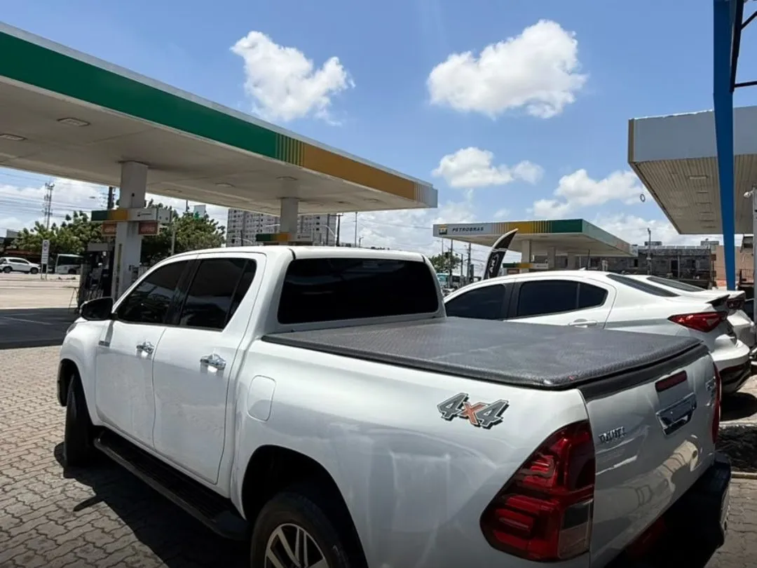 Toyota Hilux 2016, foto 2 de 5